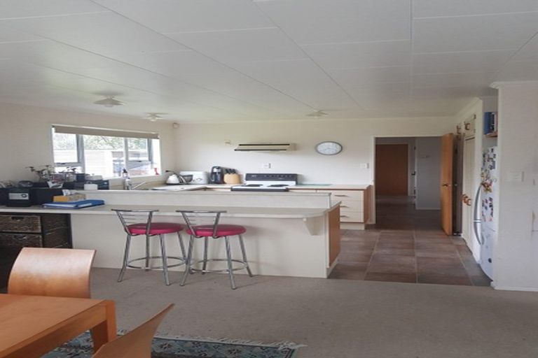 Photo of property in 18 Te Kupe Road, Paraparaumu Beach, Paraparaumu, 5032