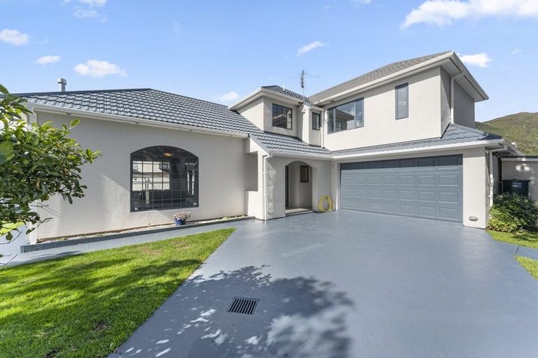 Photo of property in 37 Vincent Street, Waterloo, Lower Hutt, 5011