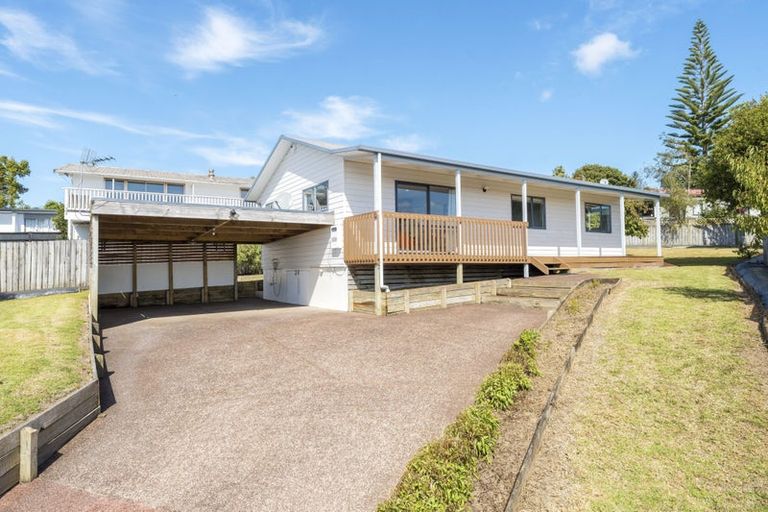 Photo of property in 5 Parrs Cross Road, Henderson, Auckland, 0612