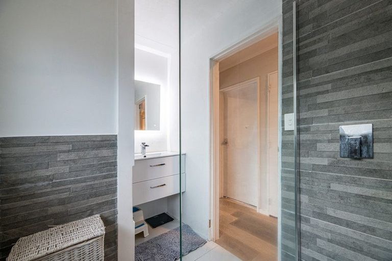 Photo of property in 57 Chislehurst Street, Henderson, Auckland, 0612