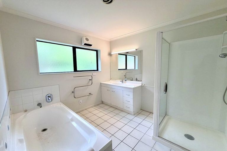 Photo of property in 125 Charles Prevost Drive, The Gardens, Auckland, 2105