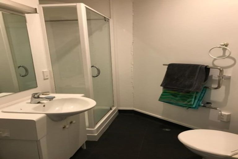 Photo of property in Terrace Tower Apartments, 3a/126 The Terrace, Wellington Central, Wellington, 6011