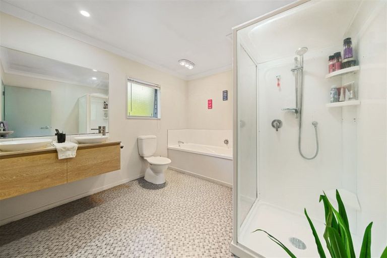 Photo of property in 9 Paremata Drive, Paremata, Porirua, 5024