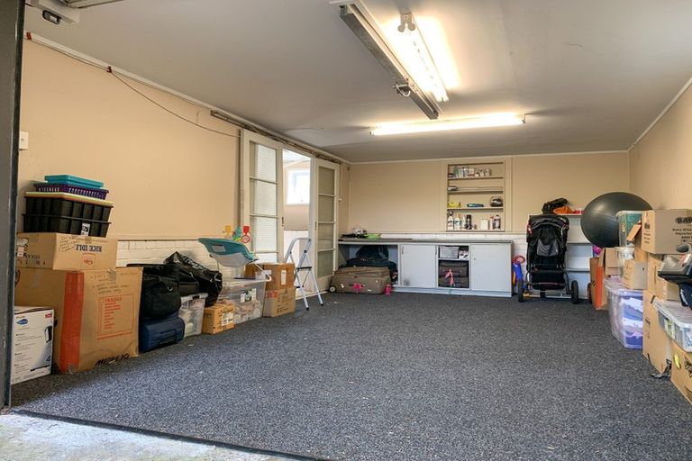 Photo of property in 44 Rimutaka Place, Titirangi, Auckland, 0604