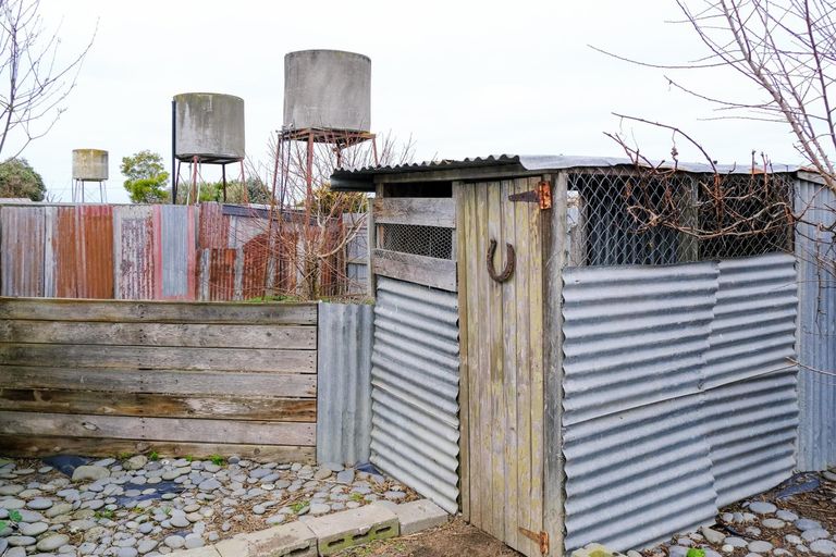 Photo of property in 39 Queen Street, Pareora, 7912