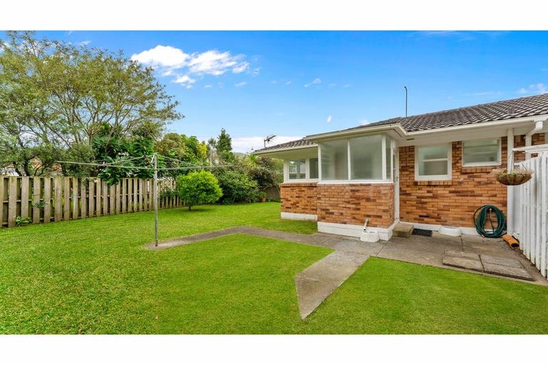 Photo of property in 2/53 Richards Avenue, Forrest Hill, Auckland, 0620