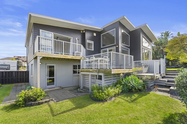 Photo of property in 60 Chesterfield Way, Orewa, 0931