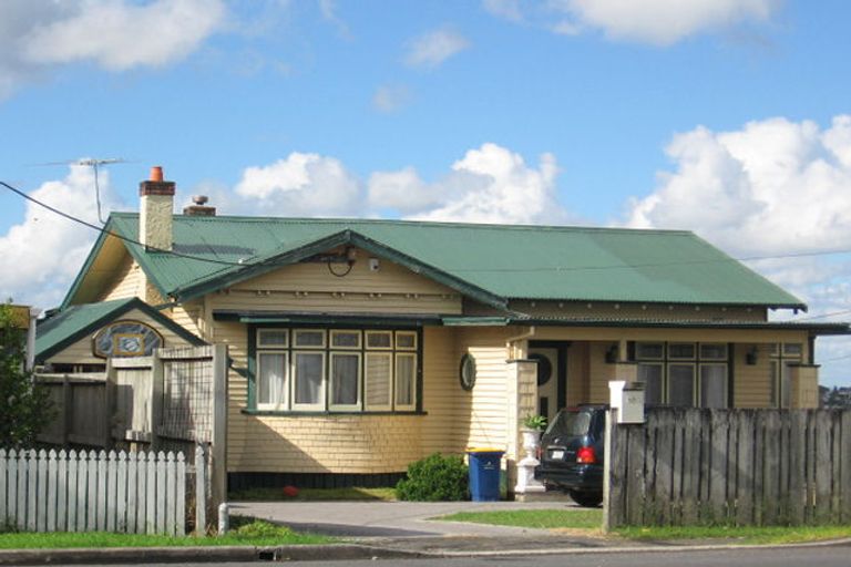 Photo of property in 10 Pleasant Road, Glen Eden, Auckland, 0602