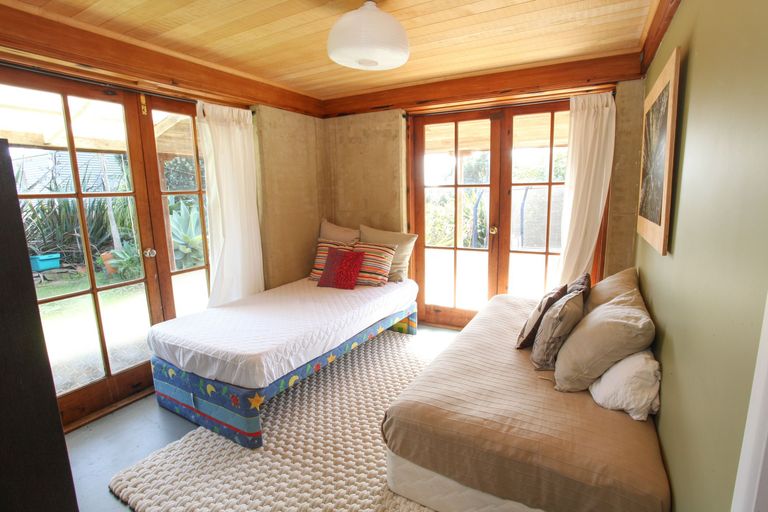 Photo of property in 21 Calvert Road, Raglan, 3297