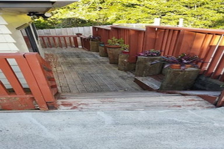 Photo of property in 39a Evelyn Road, Cockle Bay, Auckland, 2014