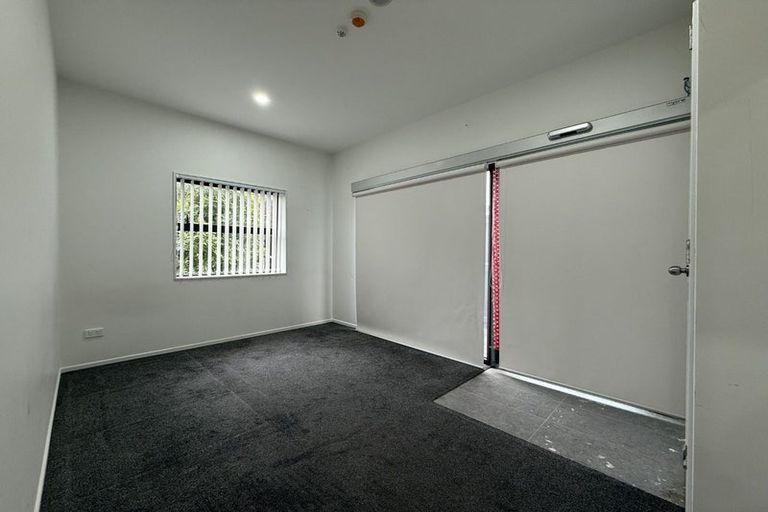 Photo of property in 152 Triangle Road, Massey, Auckland, 0614