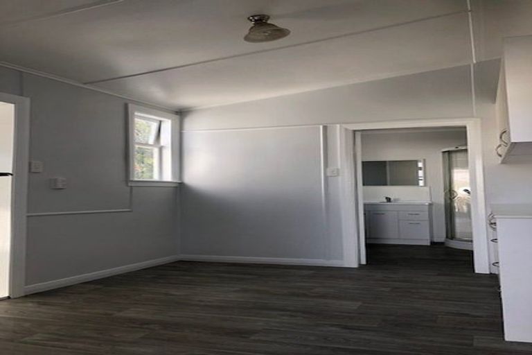 Photo of property in 6 Oxford Street, Marton, 4710