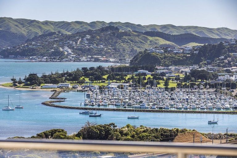 Photo of property in 27 Eskdale Road, Papakowhai, Porirua, 5024