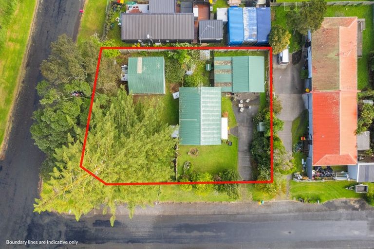 Photo of property in 1 Ronald Avenue, Glenbrook, Waiuku, 2681