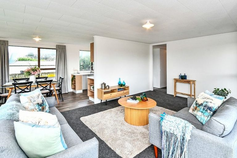 Photo of property in 6 Leaming Place, Clarks Beach, 2122