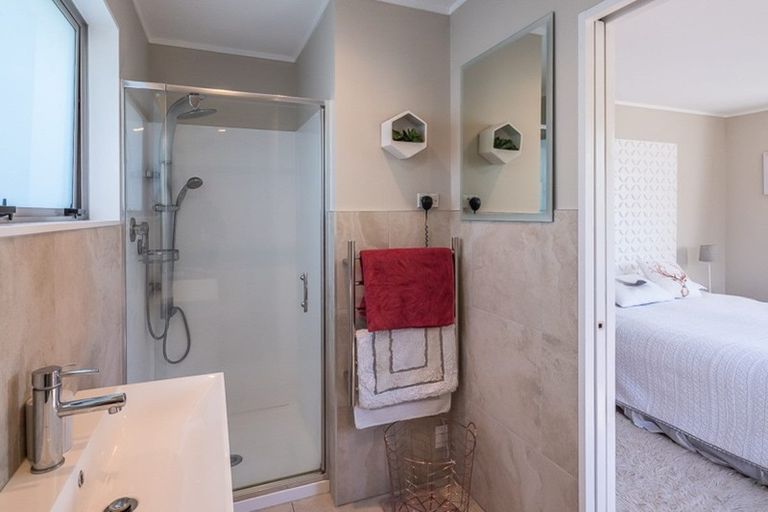 Photo of property in 6 Hicks Crescent, Waikanae Beach, Waikanae, 5036