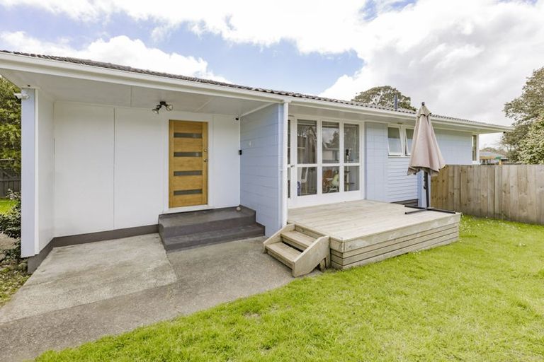 Photo of property in 17 Hamilton Drive, Waiuku, 2123
