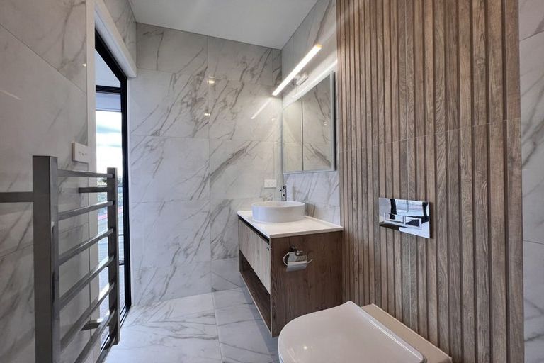 Photo of property in 2/6 Princes Street, Northcote Point, Auckland, 0627