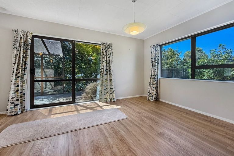 Photo of property in 8 Churchill Drive, Taradale, Napier, 4112