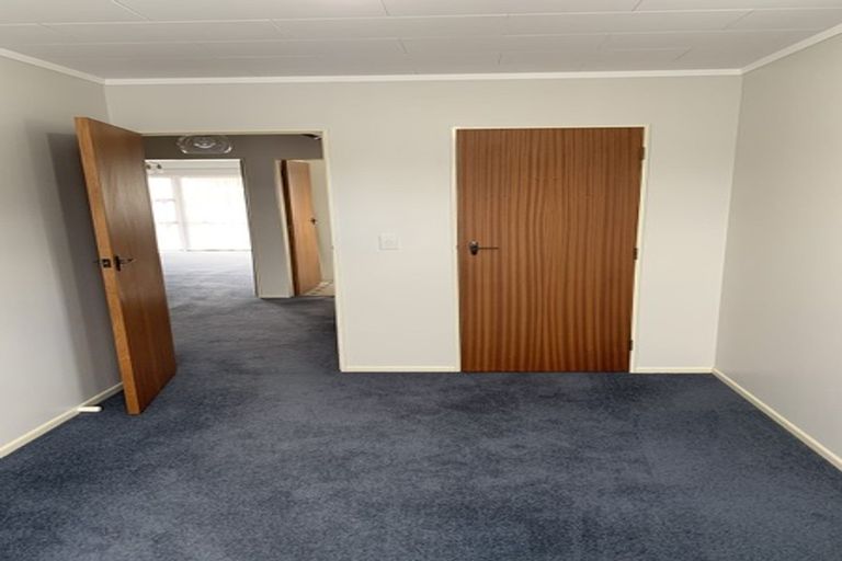 Photo of property in 1/48 Kowhai Avenue, Ebdentown, Upper Hutt, 5018