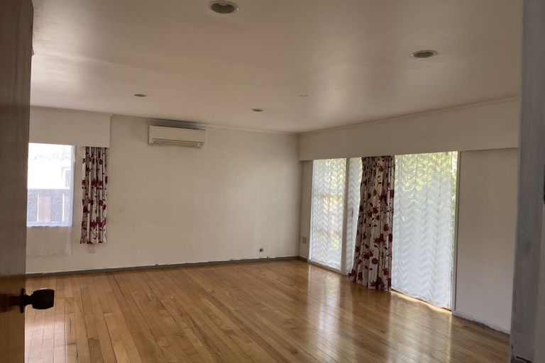 Photo of property in 17 Archmillen Avenue, Pakuranga Heights, Auckland, 2010