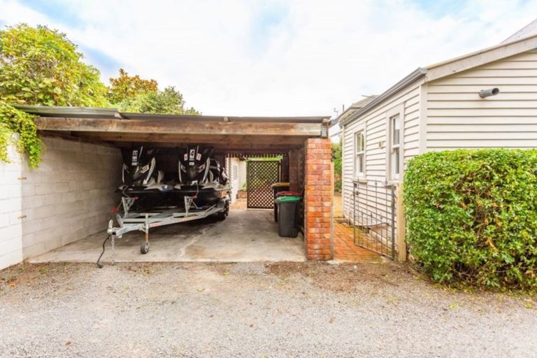 Photo of property in 16a Aikmans Road, Merivale, Christchurch, 8014