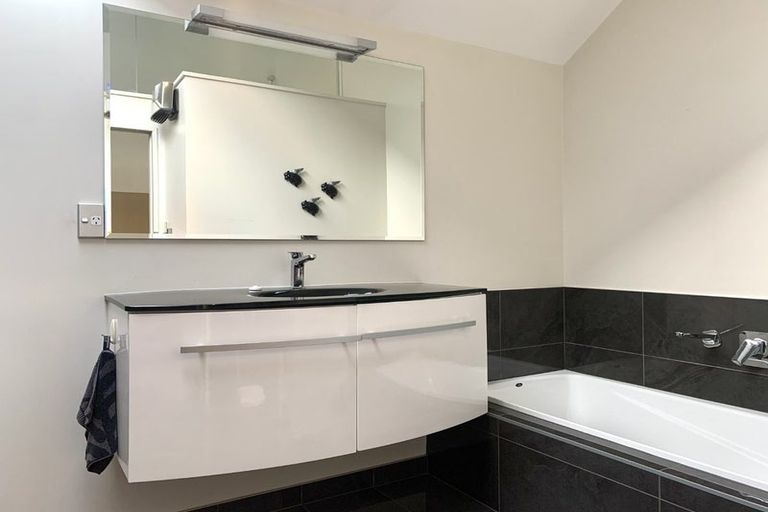 Photo of property in 1/56 Hewitts Road, Merivale, Christchurch, 8014