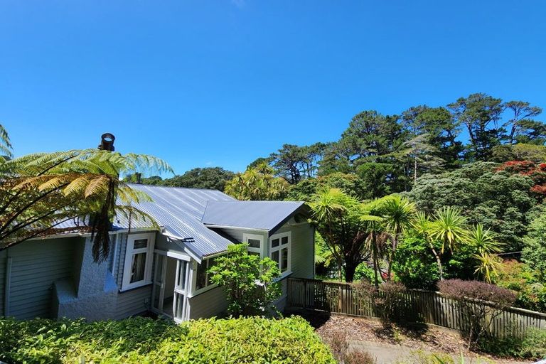 Photo of property in 76 Glenmore Street, Northland, Wellington, 6012