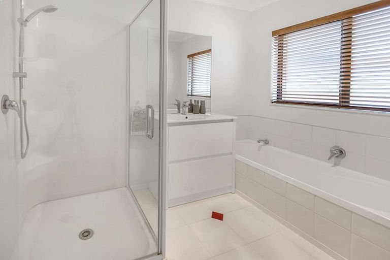 Photo of property in 11 Maccallum Court, Rototuna, Hamilton, 3210