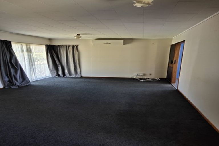 Photo of property in 51 Sikkim Crescent, Clover Park, Auckland, 2019