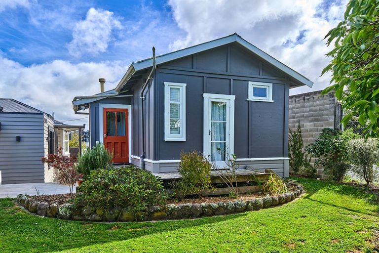 Photo of property in 7 Lochiel Road, Khandallah, Wellington, 6035