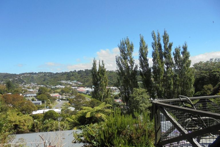 Photo of property in 32 John Street, Stokes Valley, Lower Hutt, 5019