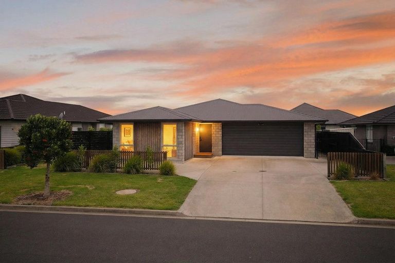 Photo of property in 12 Te Kio Crescent, Papamoa Beach, Papamoa, 3118