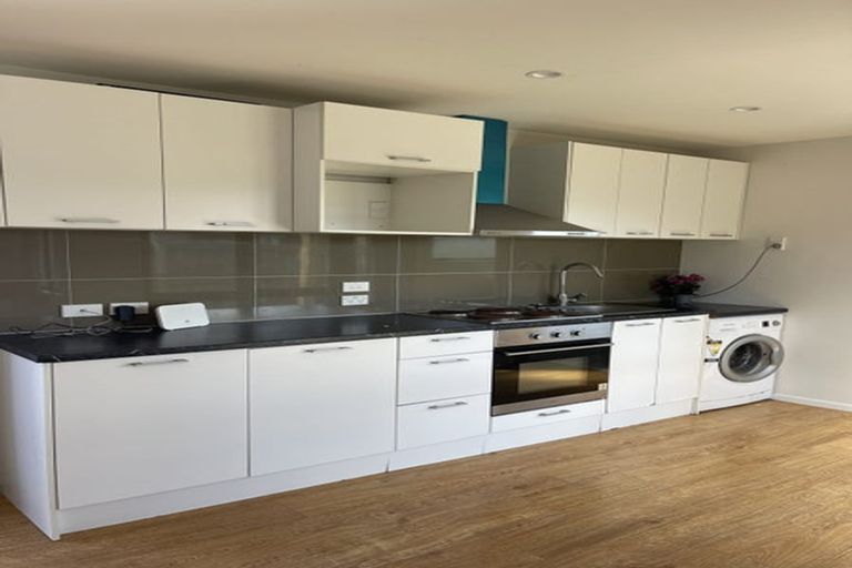 Photo of property in 49 Tawa Road, Kumeu, 0891