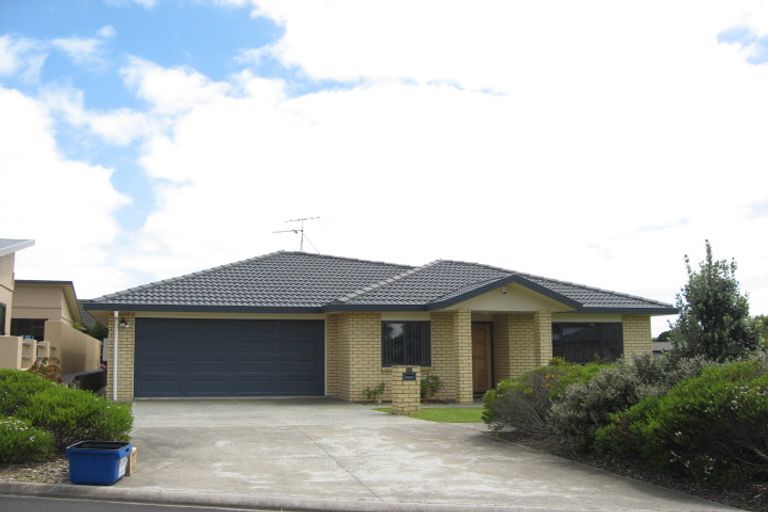 Photo of property in 15 Avonbrook Lane, Pukekohe, 2120