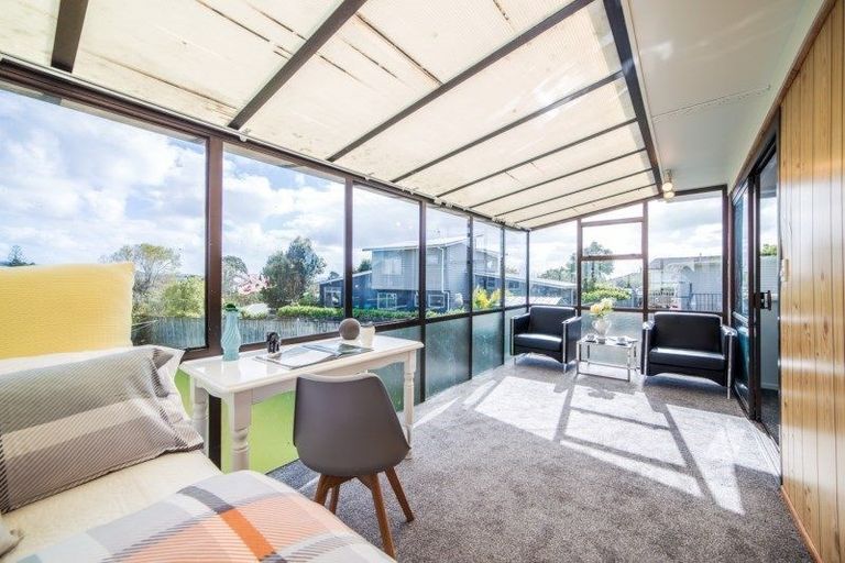 Photo of property in 115 Woodglen Road, Glen Eden, Auckland, 0602