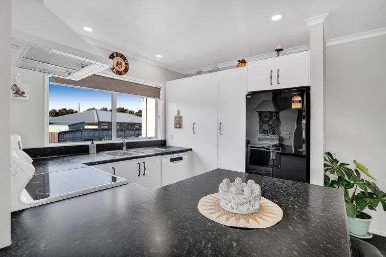 Photo of property in 8b Joshua Place, Bell Block, New Plymouth, 4312