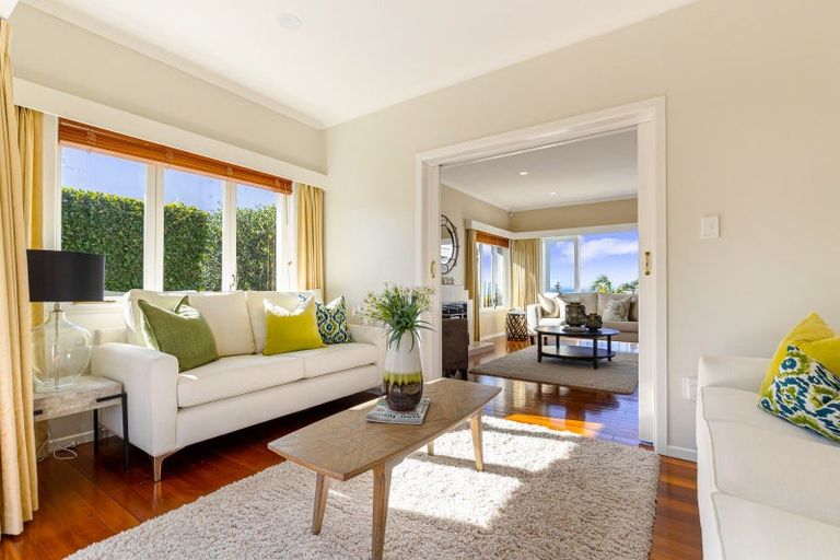 Photo of property in 11 Brighton Terrace, Mairangi Bay, Auckland, 0630