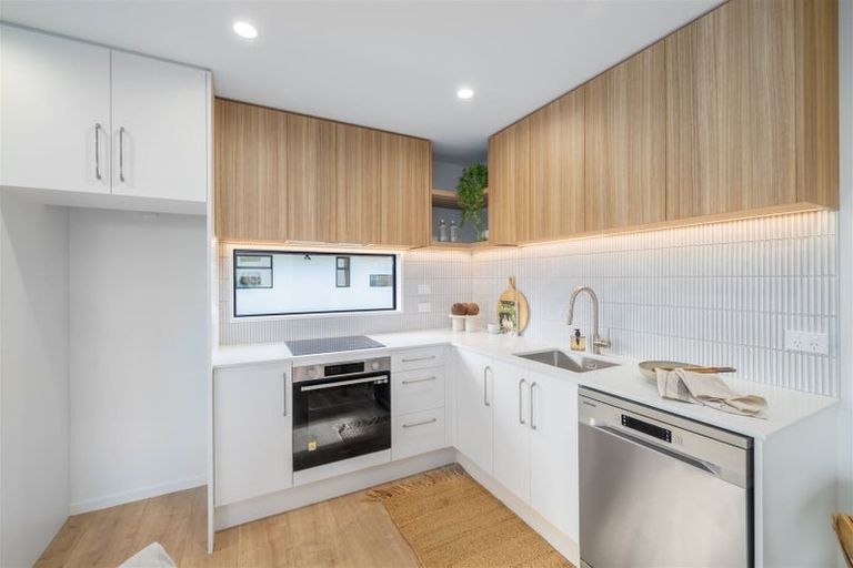 Photo of property in 2/66 Cleveland Street, Edgeware, Christchurch, 8013