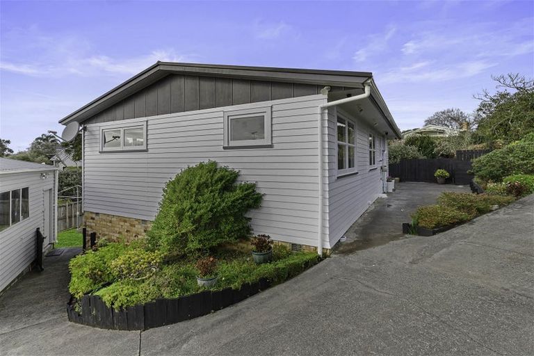 Photo of property in 1/38 Weldene Avenue, Glenfield, Auckland, 0629