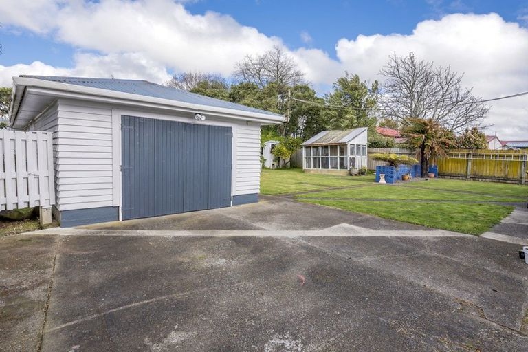 Photo of property in 94 Bartholomew Road, Levin, 5510