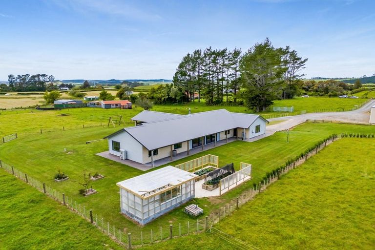 Photo of property in 1270 Mangorei Road, Mangorei, New Plymouth, 4371