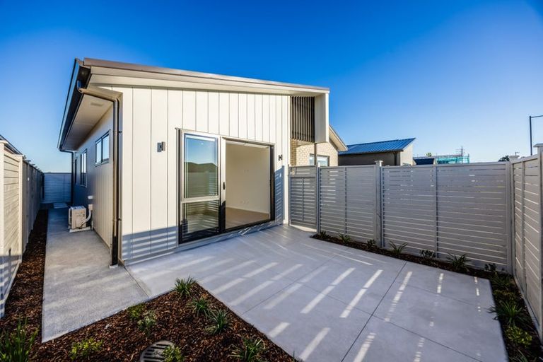 Photo of property in 126 Pepene Avenue, Takanini, 2112