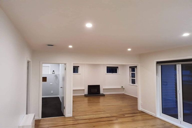 Photo of property in 12 Alston Avenue, Kelston, Auckland, 0602