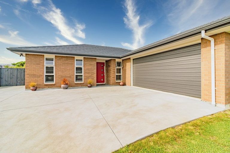 Photo of property in 15 Magnolia Crescent, Tawhero, Whanganui, 4501