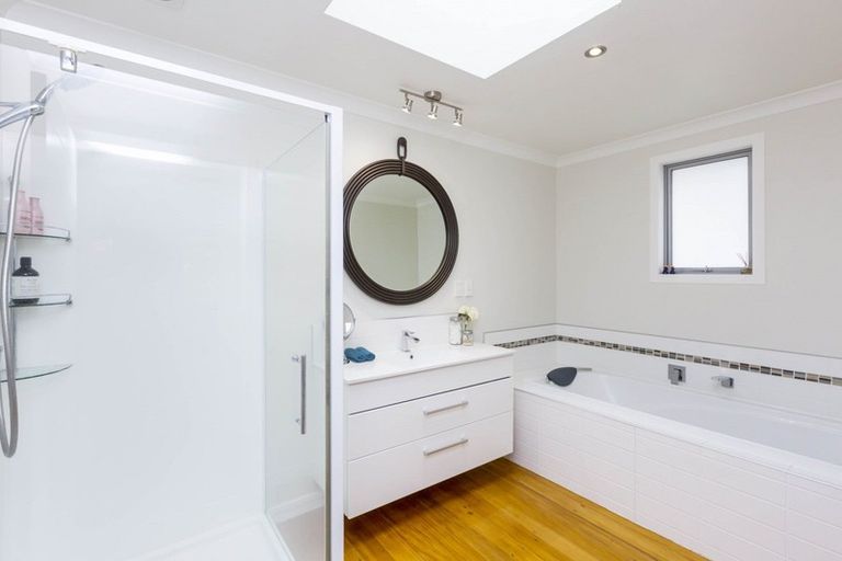 Photo of property in 21 Pempsey Street, Silverstream, Upper Hutt, 5019