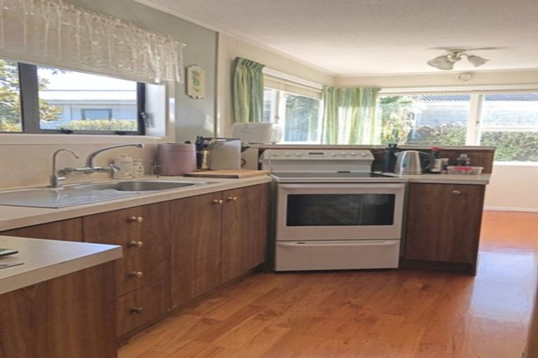 Photo of property in 37 Scott Road, Papakura, 2110