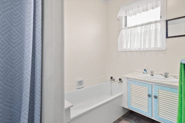 Photo of property in 34 Station Road, Paeroa, 3600