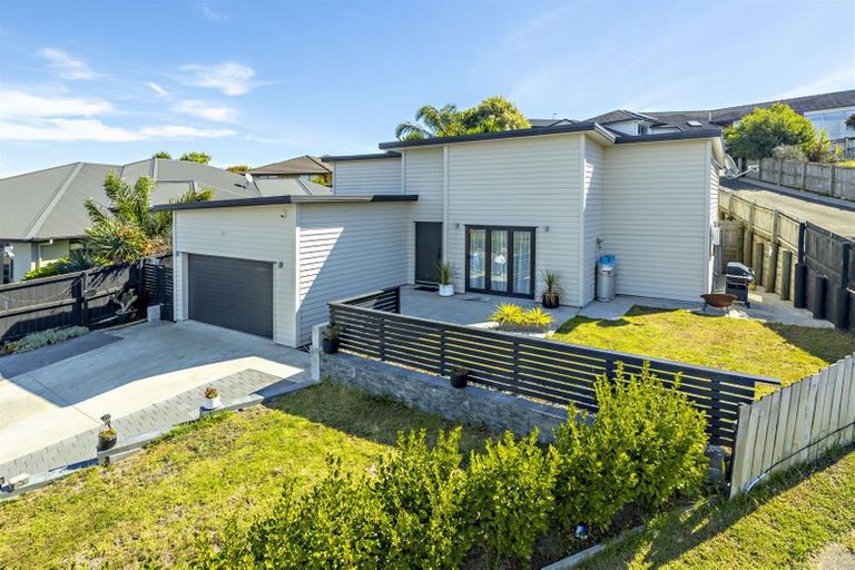 Photo of property in 11 Arthur Carwen Place, Pukekohe, 2120