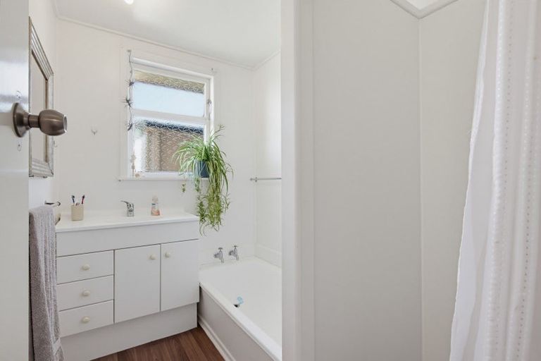 Photo of property in 3 Armagh Street, Levin, 5510